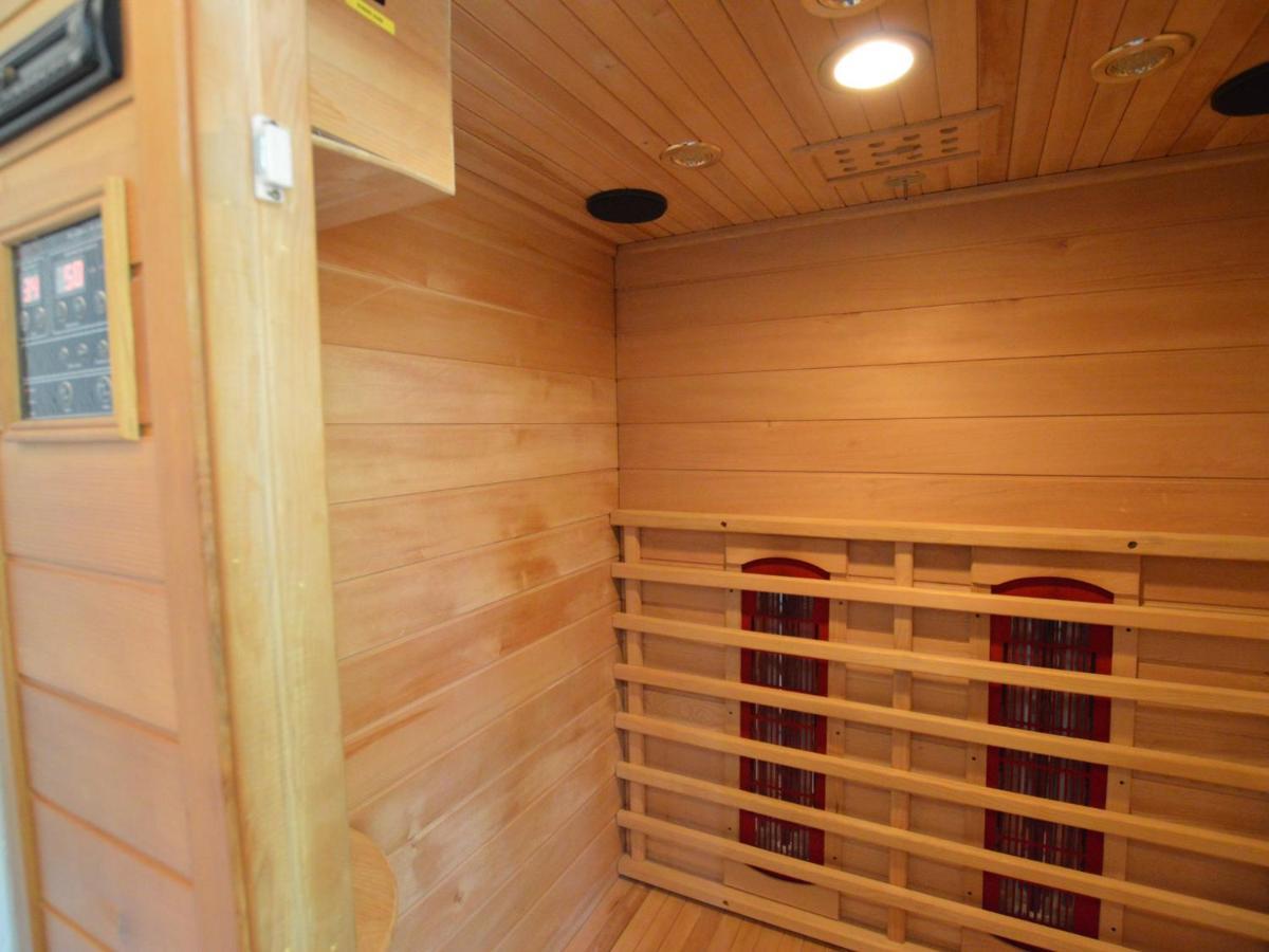 Detached Holiday Home With Sauna Large Garden Stramproy Dış mekan fotoğraf